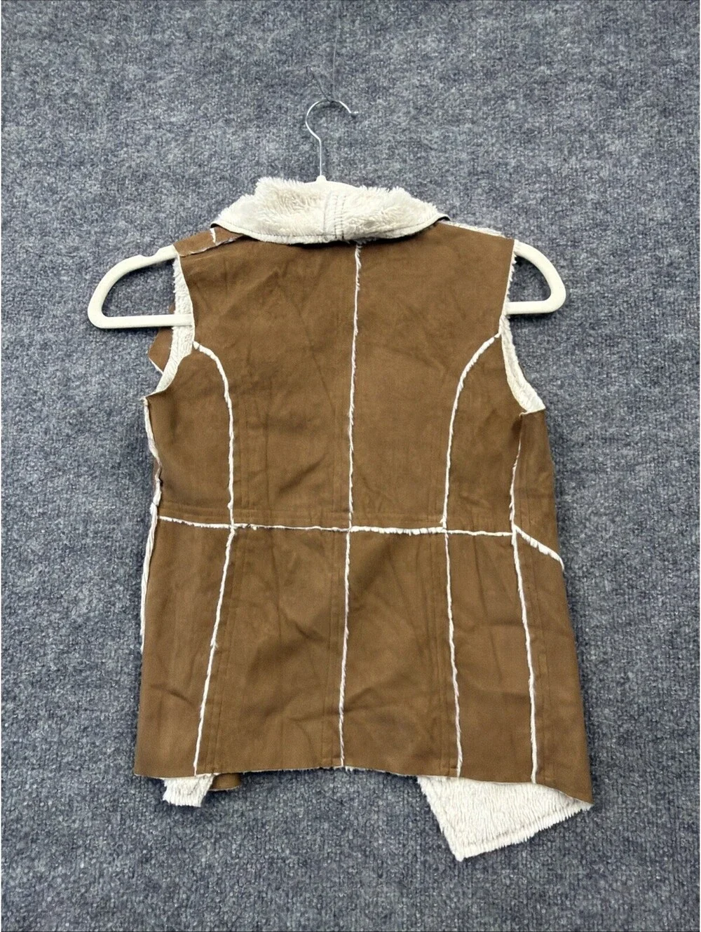 Girls Red Camel Brown Faux Sherpa Lined Open Front Sleeveless Vest Sz M